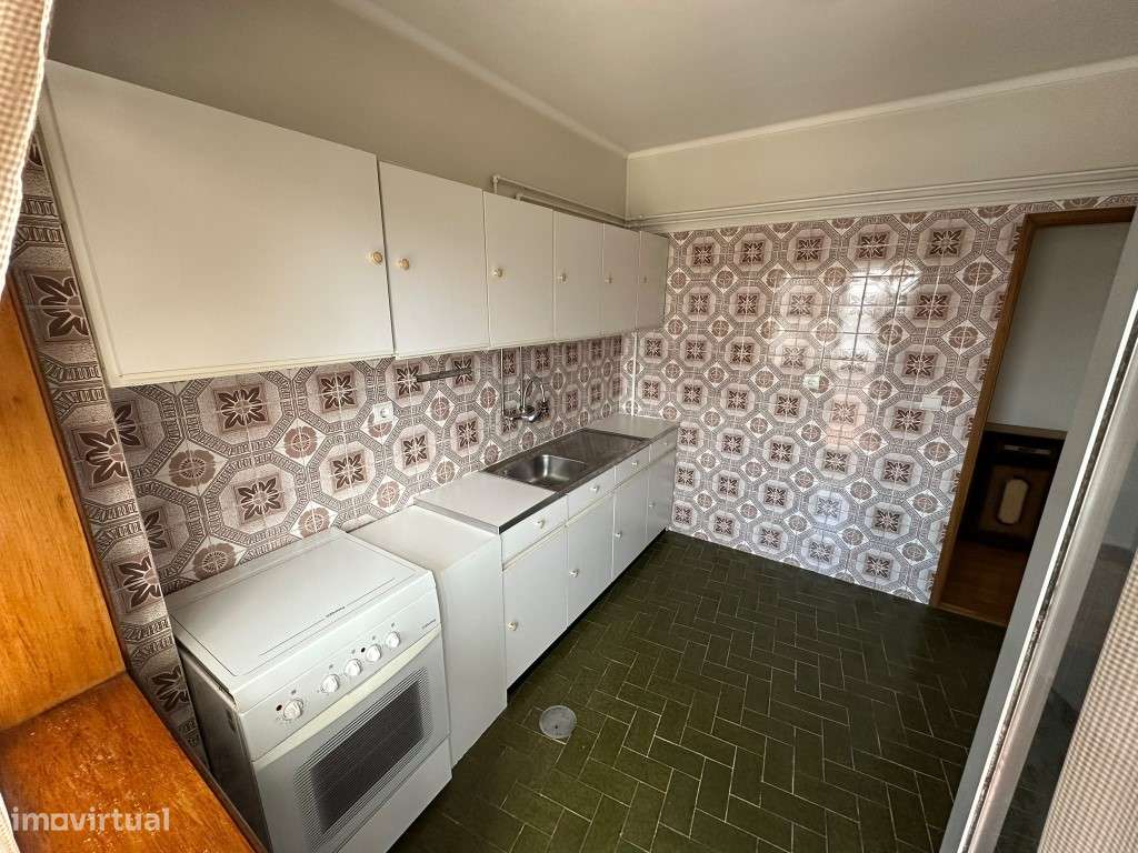 Apartamento T2+1 no centro da Maia-8