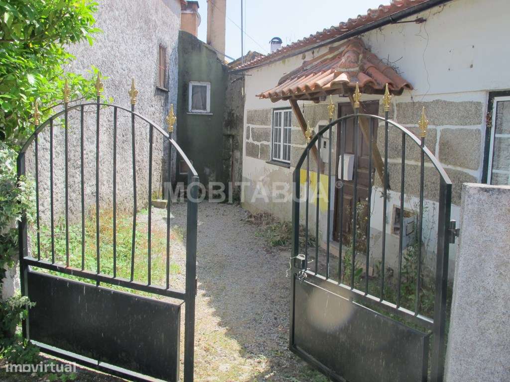 Charmosa Moradia de Aldeia com Potencial - Fundo de Vila, Tábua - Grande imagem: 2/11