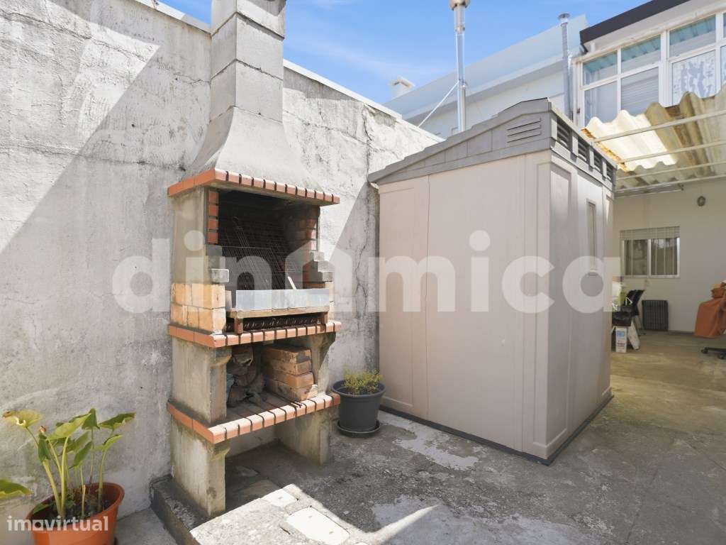 Moradia para Remodelar em Localização Premium - Vila Nova de Gaia (A)-10