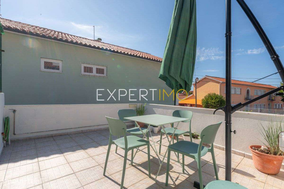 T3 Duplex com Terraço e Anexos | Centro de São Martinho do Bispo –...-32