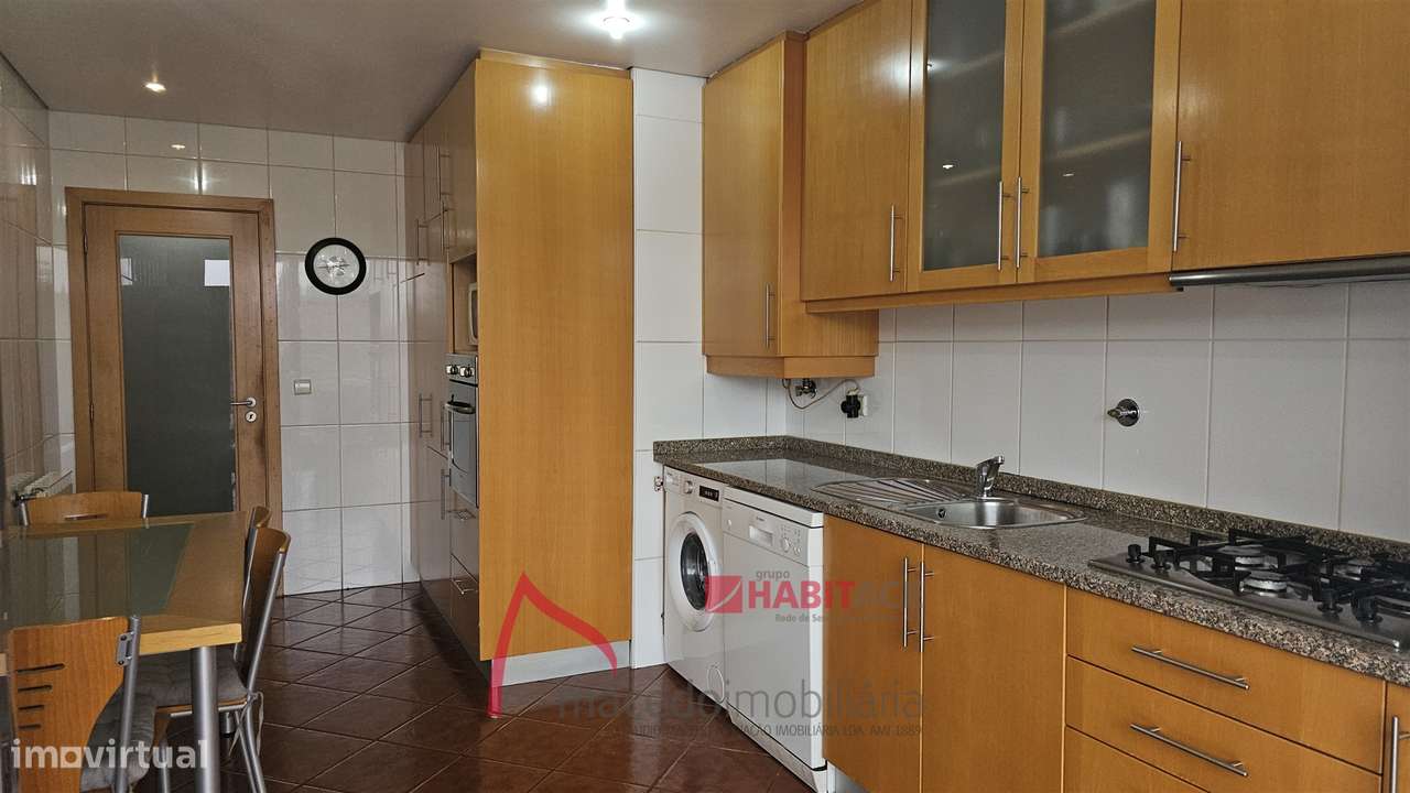 Apartamento T3 com 2 frentes e varandas em Ferreiros – Braga  O Seu Ap-53