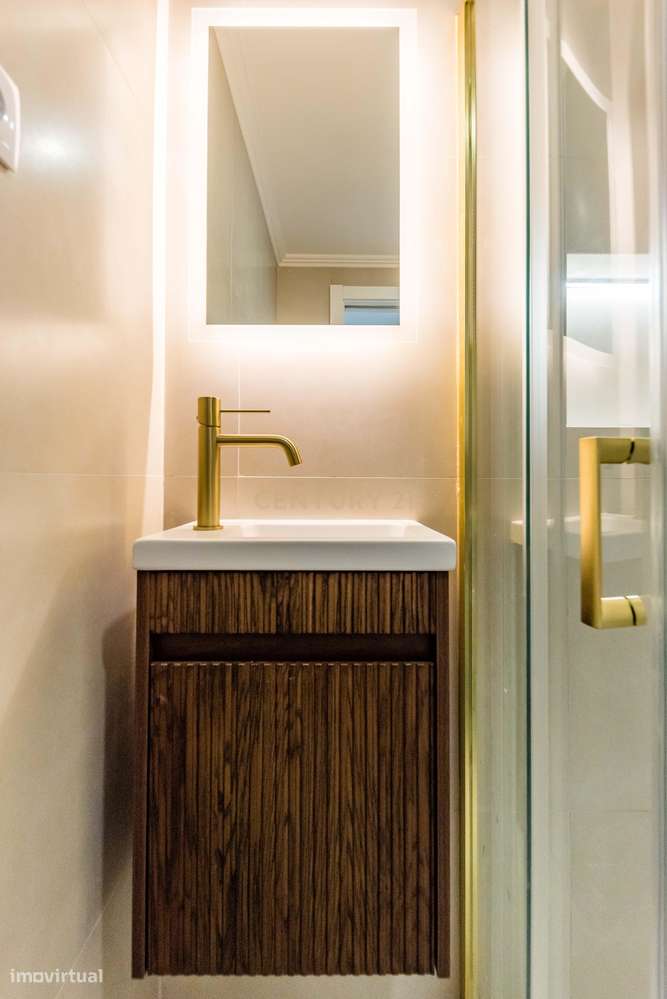 Apartamento T3 Totalmente Remodelado – Cova da Piedade, Almada-20