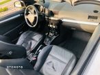 Opel Astra III GTC 1.9 CDTI Cosmo - 16