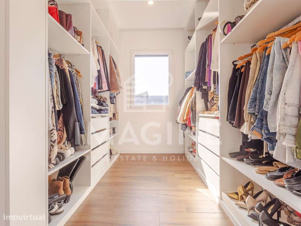 Moradia V2, de Arquitetura Moderna com Piscina e jardim - Urbanizaç...-36