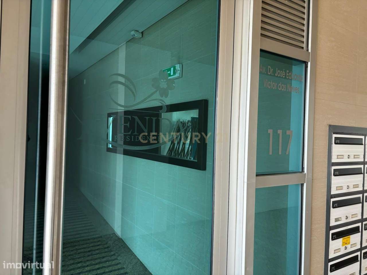 Edifício Moderno no Entroncamento com Vista Panorâmica e Luxo - Grande imagem: 5/25