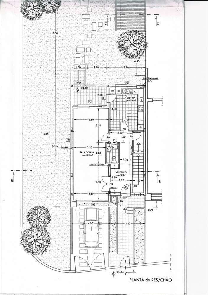 Moradia T3 com jardim e 3 frentes em Famalicão-44