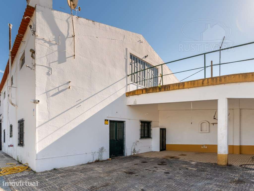 Quinta com armazém de 3 pisos-3