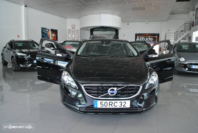 Volvo V40 2.0 D2 Momentum Eco - 4