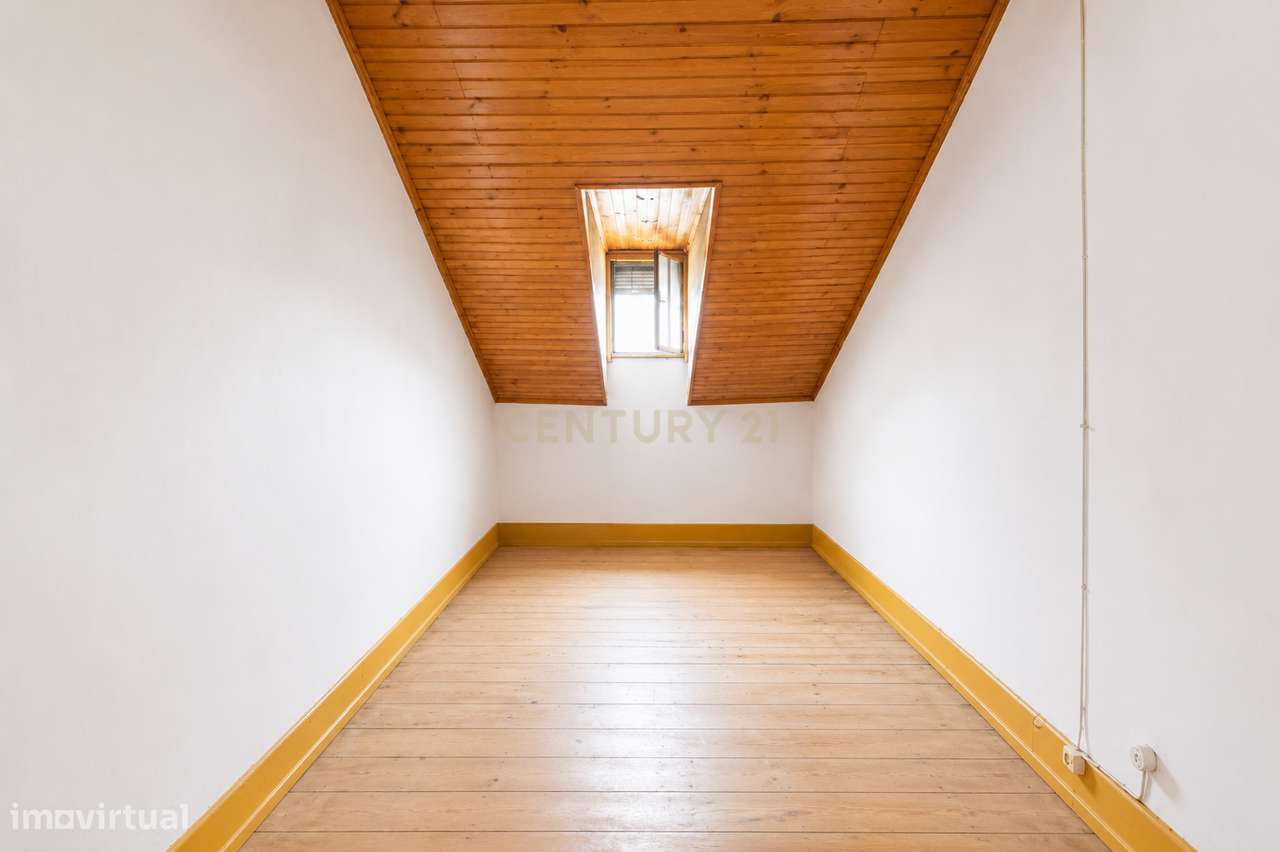 Apartamento 4 na Rua da Sofia — História, centralidade e potencial de-5
