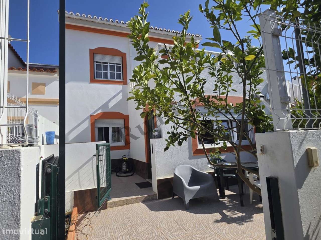 Moradia T4 para venda em Vila Nova de Santo André-36