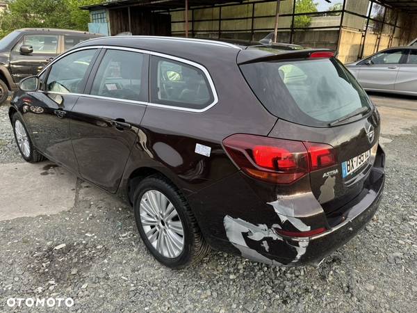 Opel Astra IV 2.0 CDTI Cosmo - 4