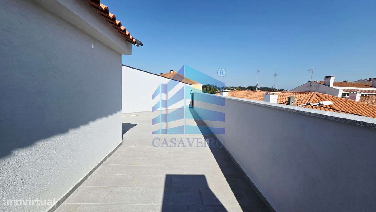 Apartamento T2 Duplex com terraço  centro de Esgueira-29