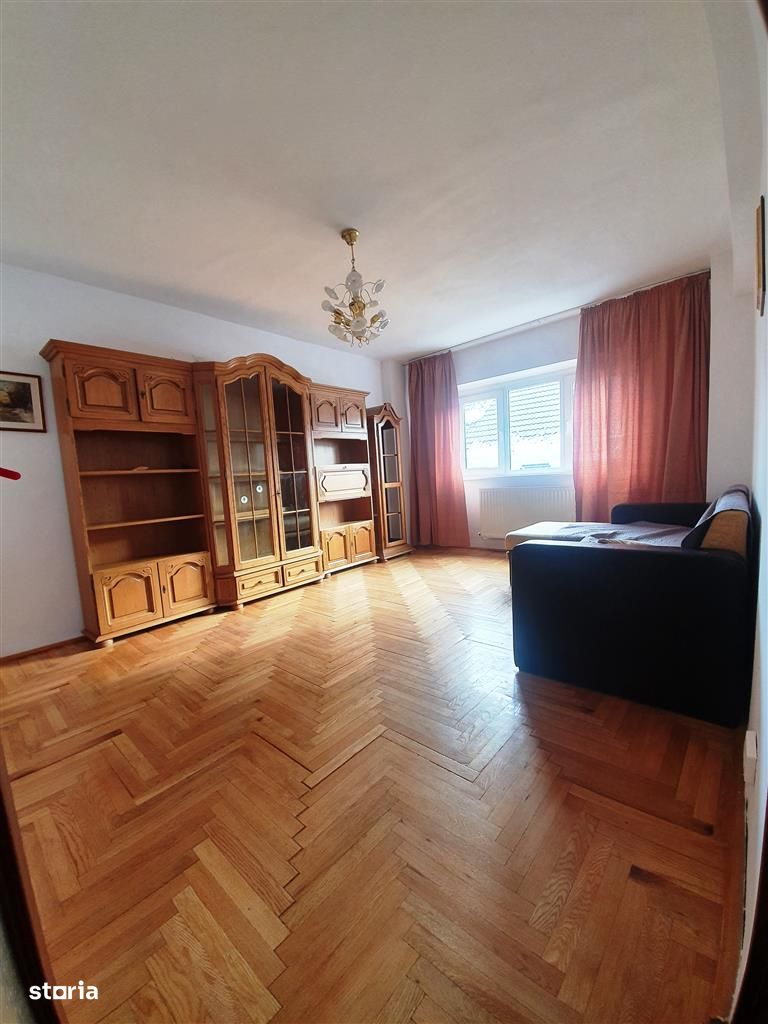 Vanzare apartament 3 camere, dec, Centrul Civic-Toamnei, etaj 2