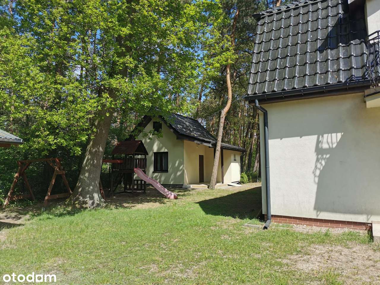 Uroczy pensjonat w lesie, blisko morza.-16