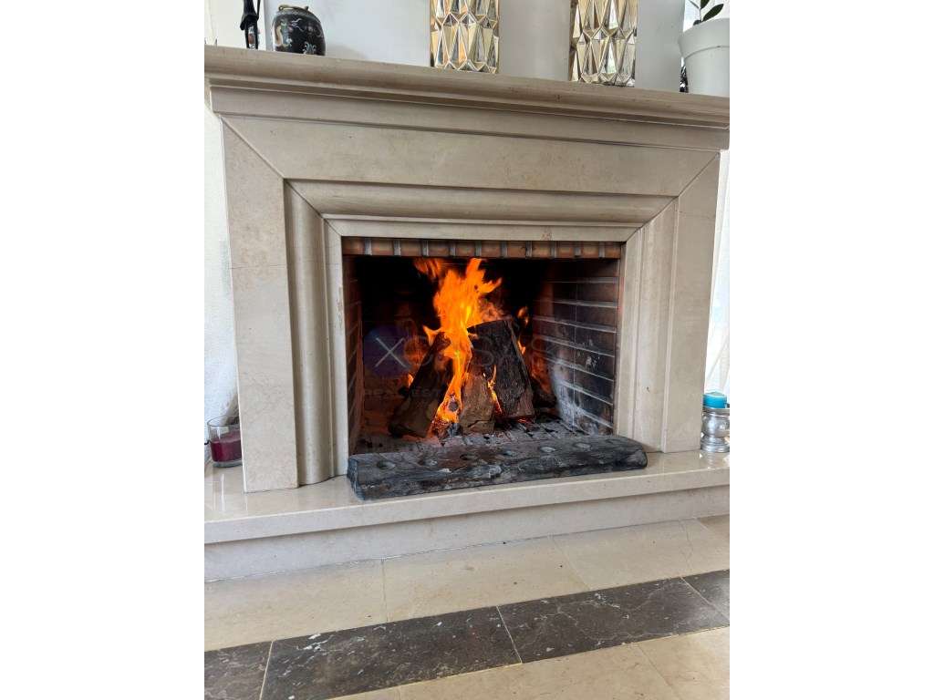 single-family residential building, with a T6 layout, comprising gr...-39