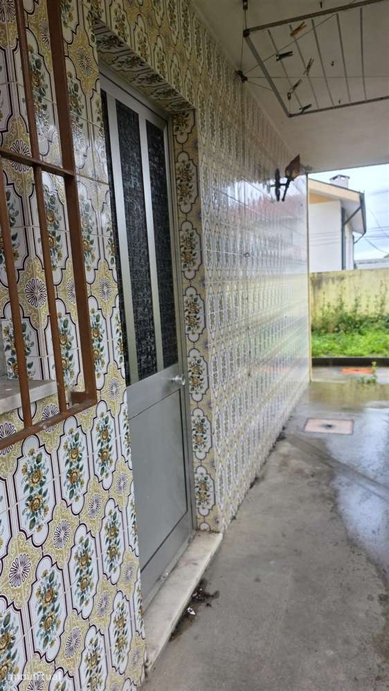 Moradia T3, de 4 frentes, em Arcozelo - Oportunidade Única!-13