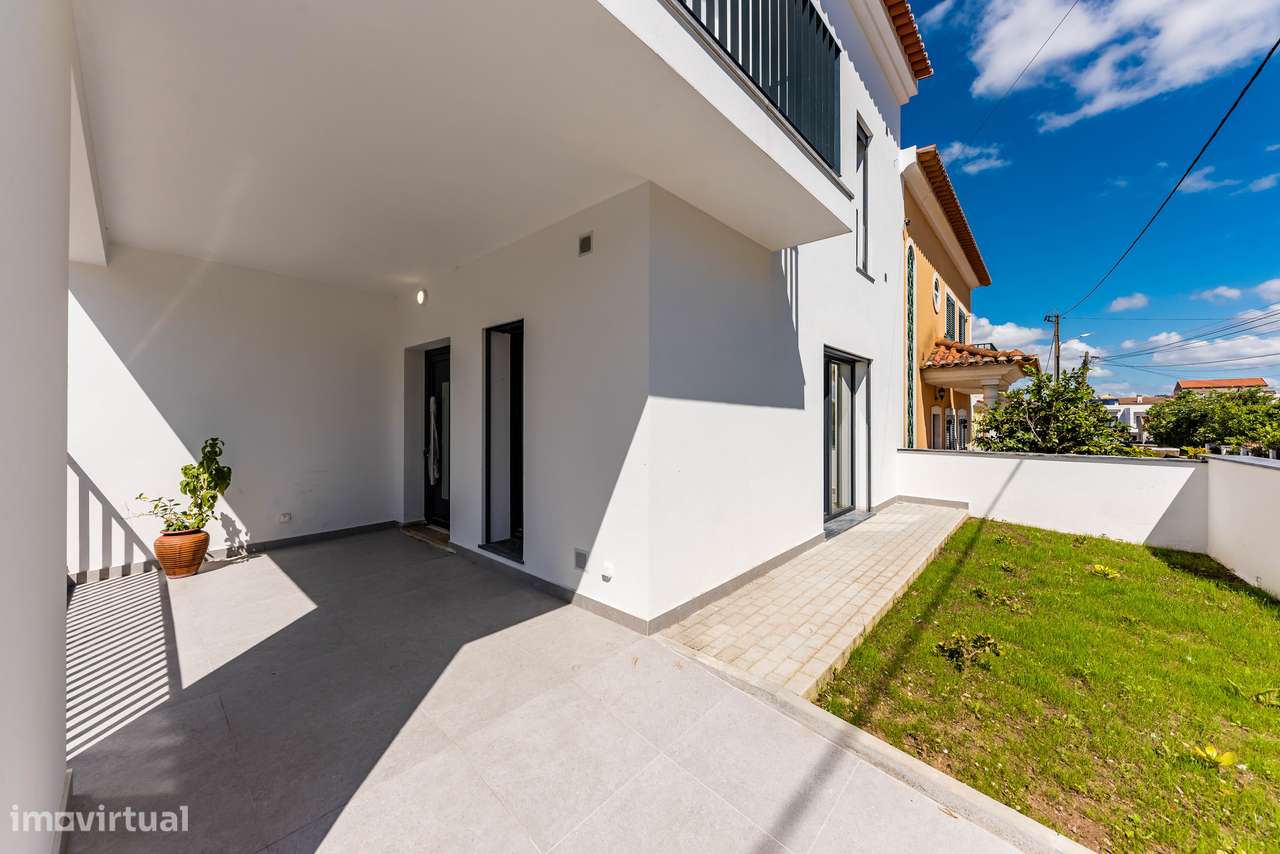 Moradia Nova | PISCINA | 3 Suites | Garagem e Jardim - Grande imagem: 5/29