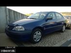 Traseira / Frente /Interior Toyota Avensis 2001 - 1