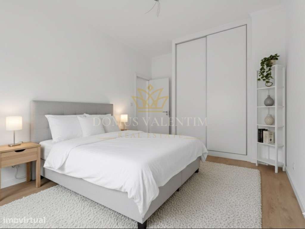 T2 Totalmente Remodelado em Almada - Conforto e Modernidade-11