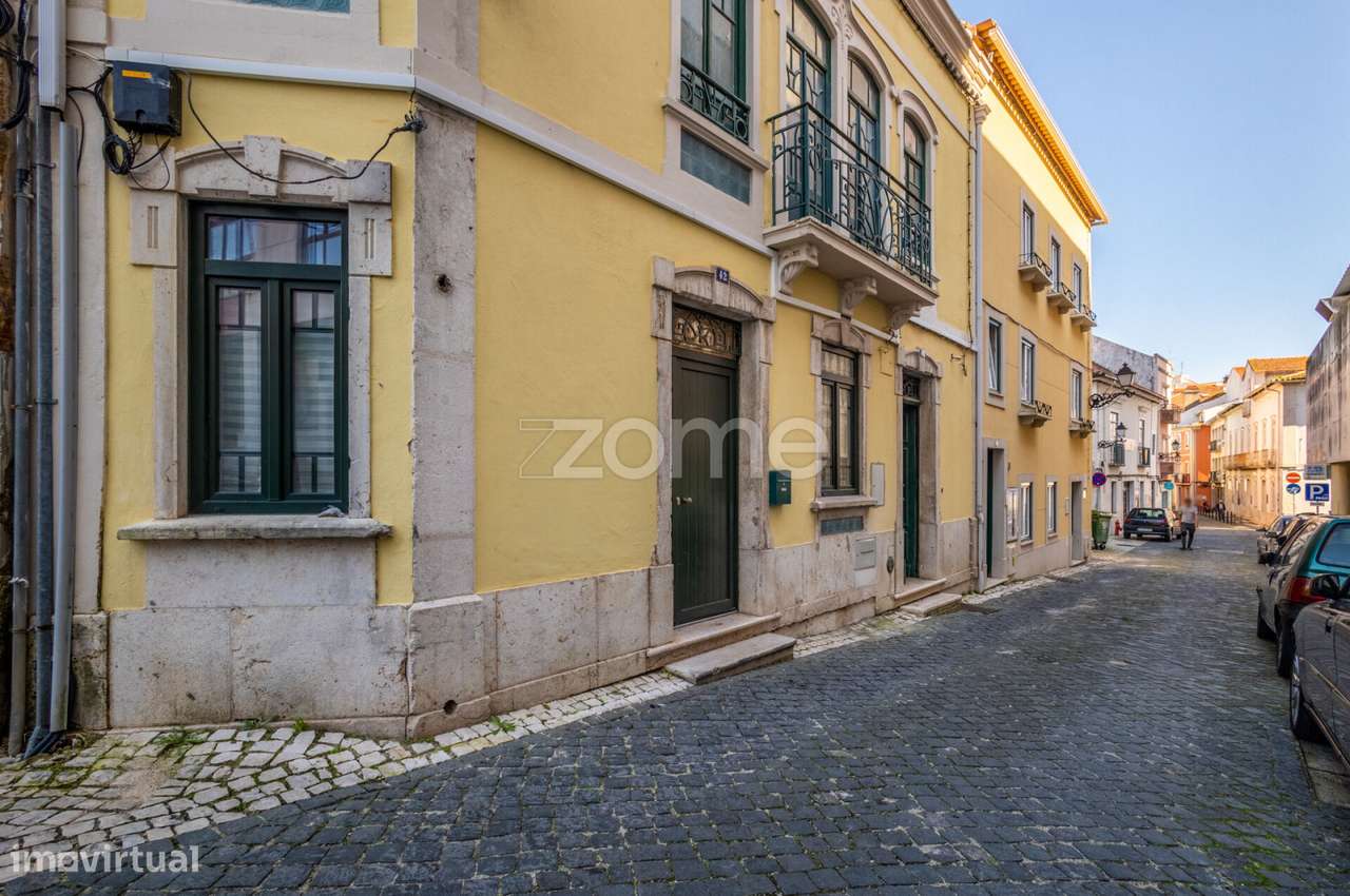 Prédio com grandes áreas no Centro de Leiria-20