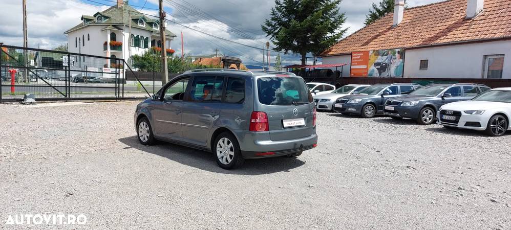 Volkswagen Touran 2.0 TDI Highline - 6