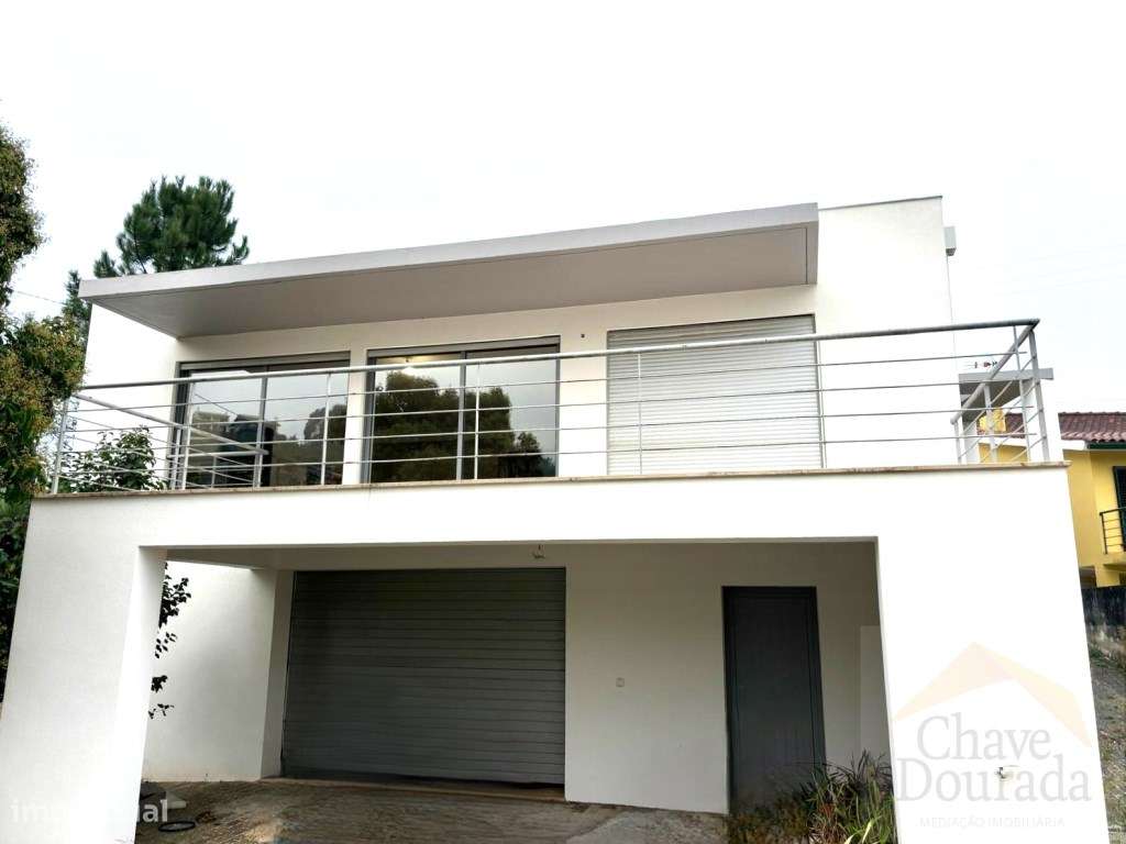 Excelente Moradia T4 distribuída em 3 Pisos - Espaço, Conforto e El... - Grande imagem: 5/32