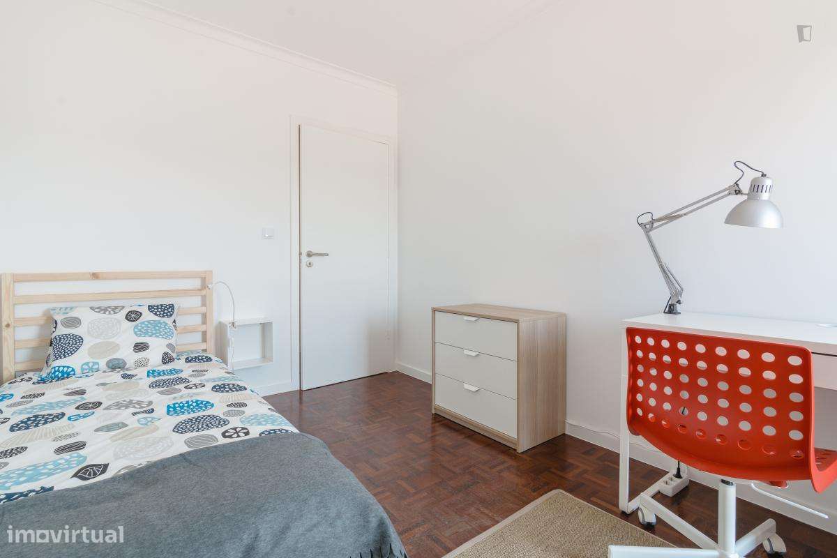 Quarto - localizado em Bela Vista Lisbon - Grande imagem: 5/9