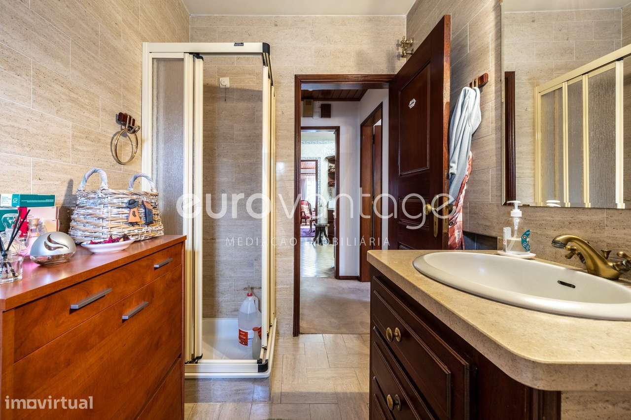 MORADIA T8 NO CENTRO DE LEIRIA-20