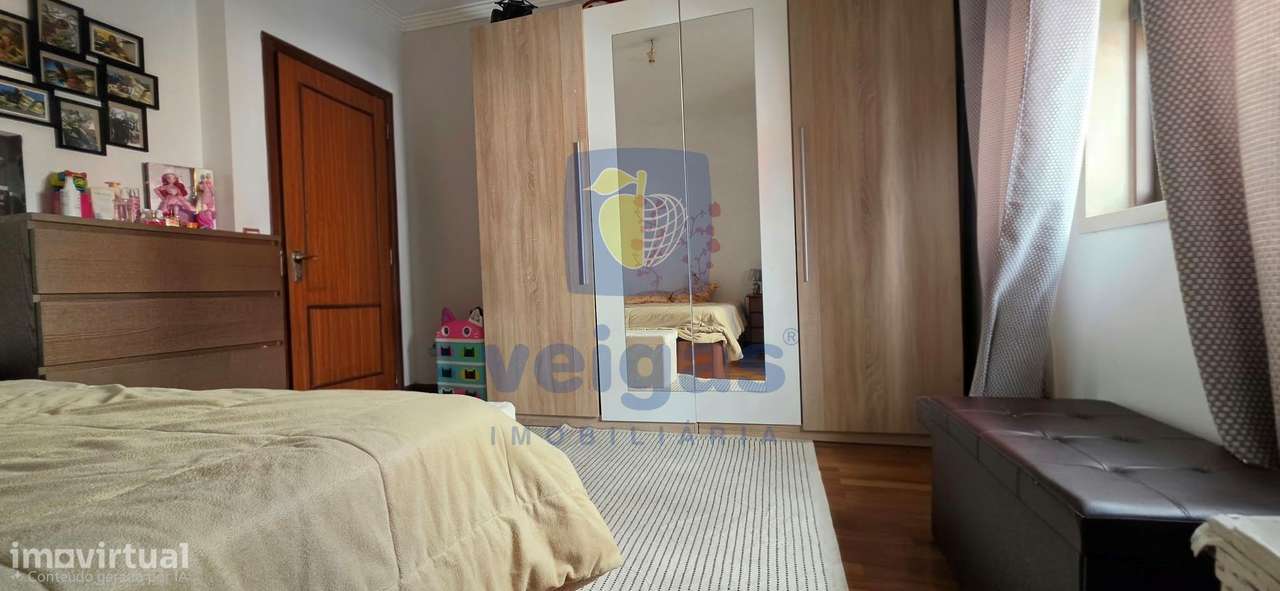 Fantástico T2 Renovado, na Av. da Liberdade – Monte Abraão-9