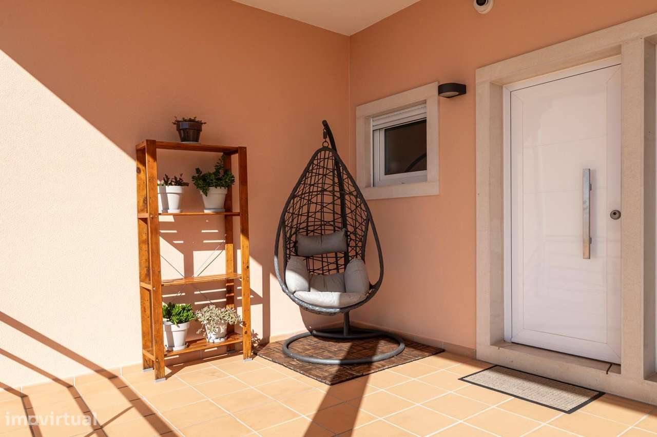 Moradia T3 com Jardim e Garagem | Construída em 2011 | São Pedro...-13