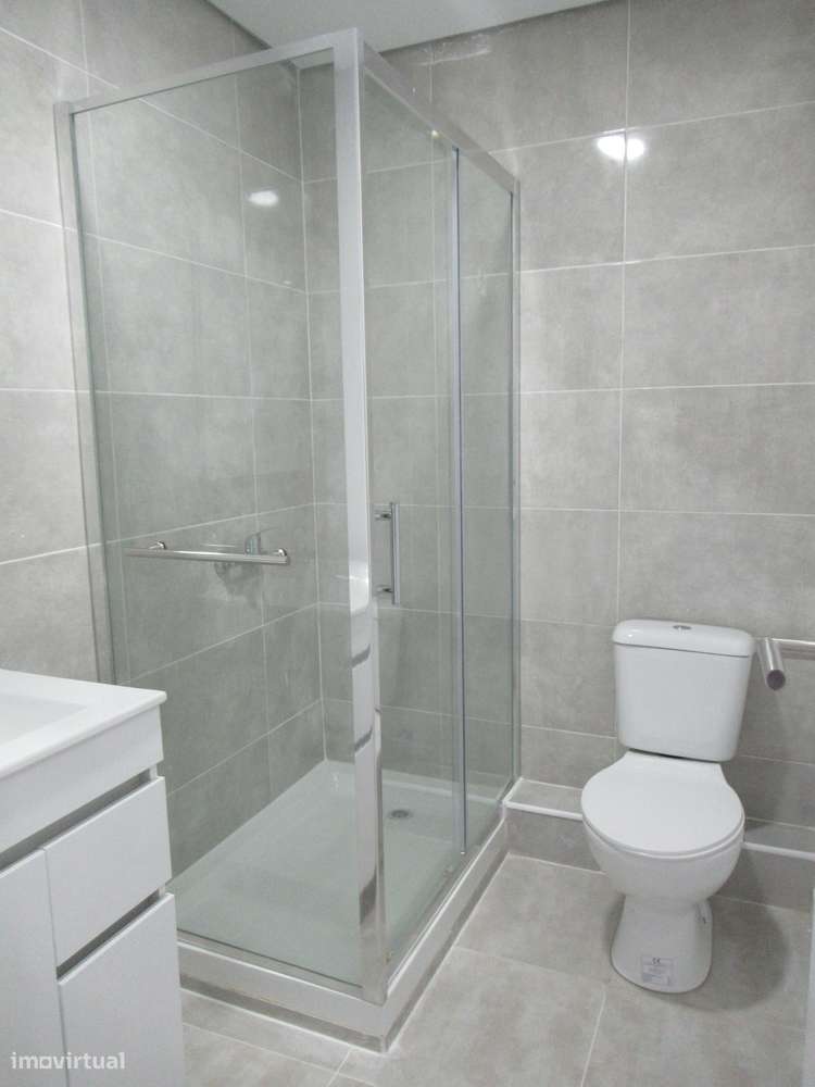 Apartamento T3 renovado na Cruz de Pau (Amora)-6