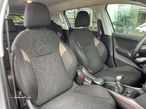 Peugeot 2008 1.2 PureTech Style - 11