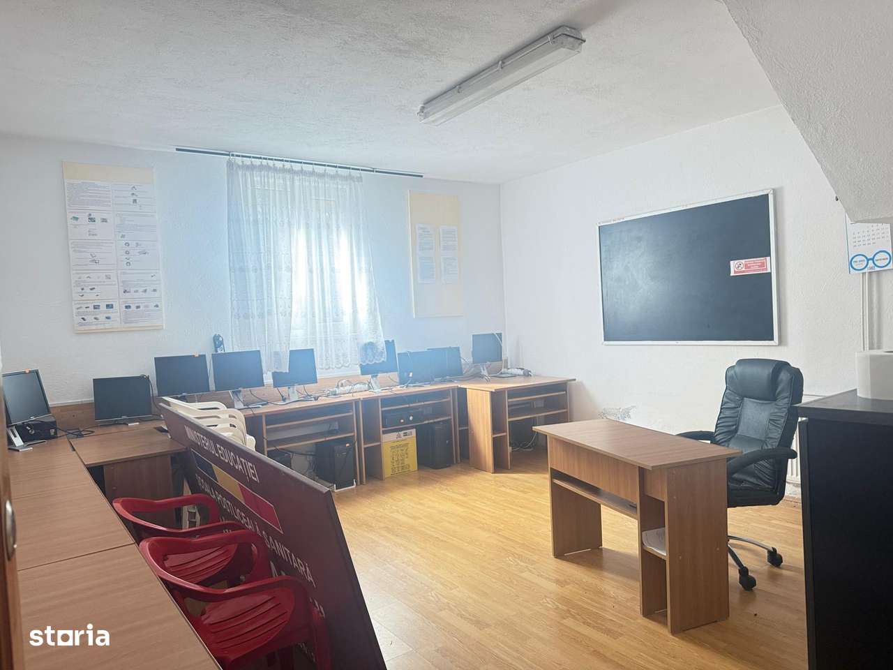 Cladire spatii birouri, P+1, 8 camere+dependinte, Targoviste, micro 5-15