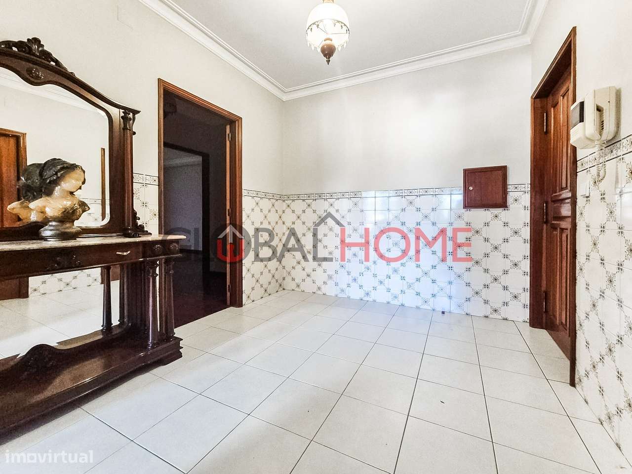 Apartamento T2 no centro de São Pedro da Cova-5