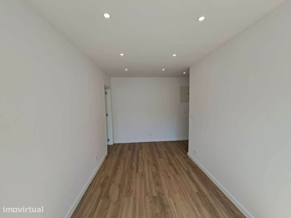 Acolhedor apartamento T1, próximo a Comércio e Serviços, totalmente...-20