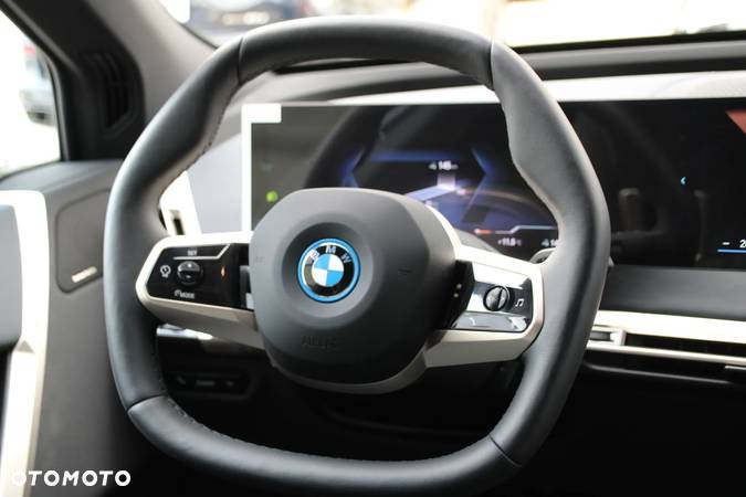 BMW iX xDrive40 Signature - 16