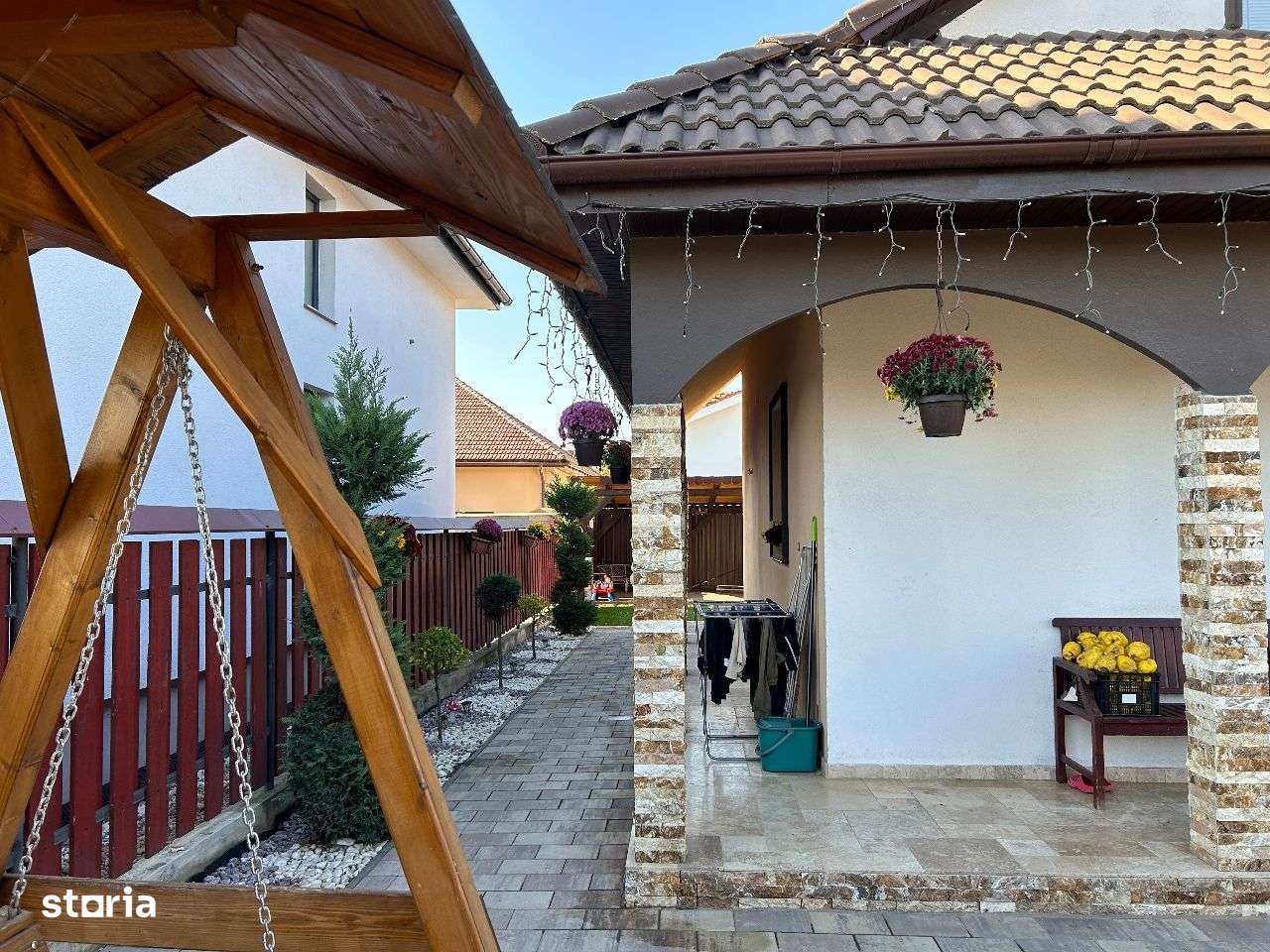 Vand vila in Livada,an constr.2015,P+M,moderna,sc.180 mp. - Imagine principală: 2/15