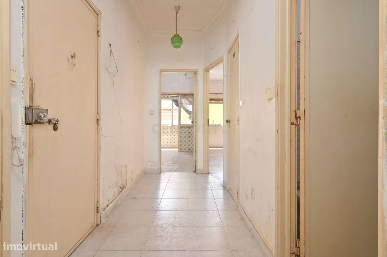 Apartamento T3 em Santa Iria de Azoia-3