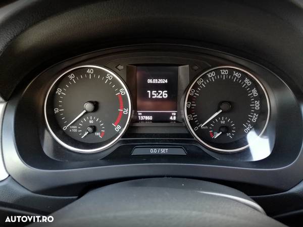 Skoda RAPID Spaceback 1.2 TSI (Green tec) Ambition - 12