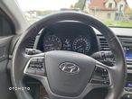 Hyundai Elantra 1.6 Comfort - 19