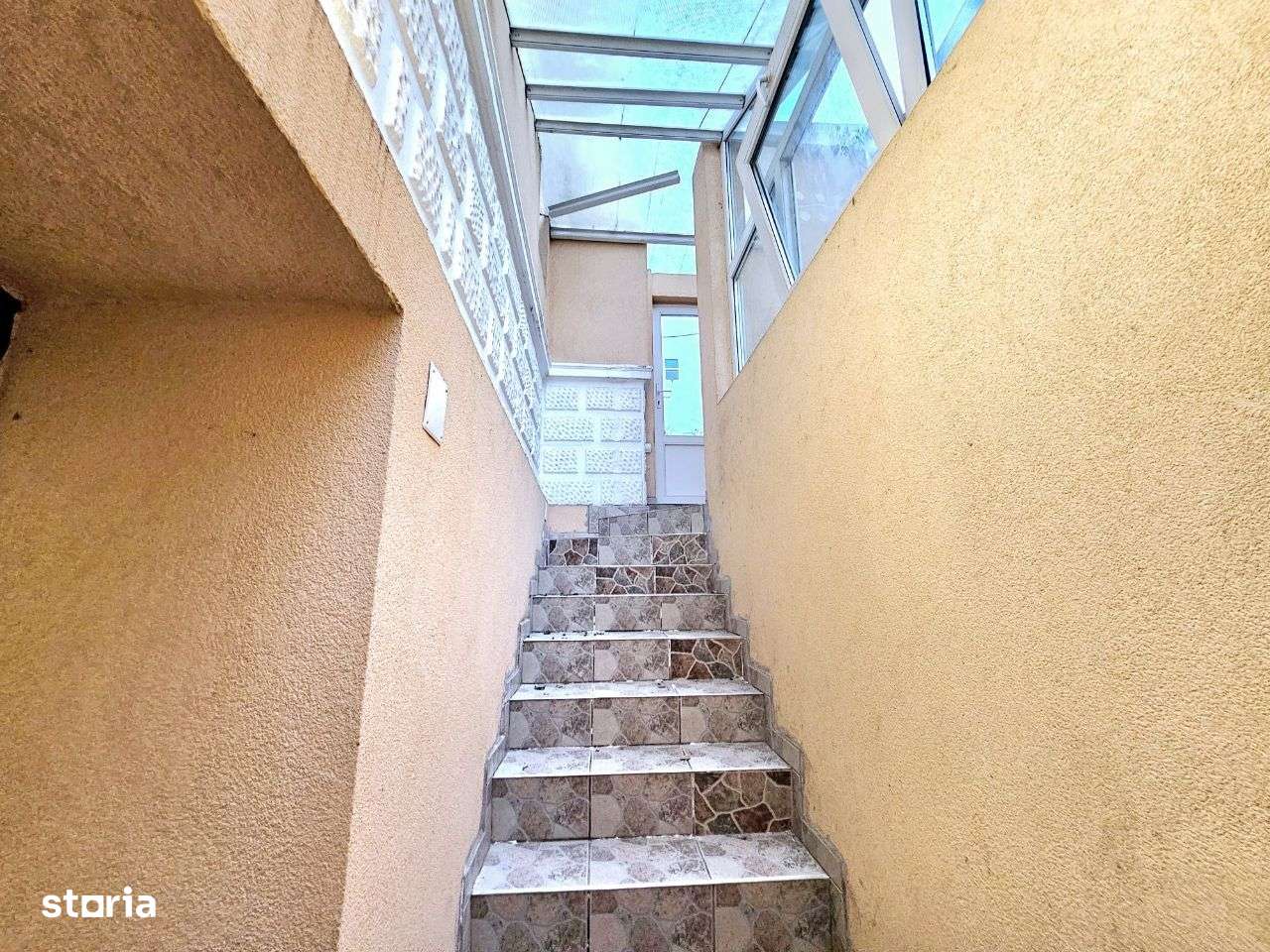 Apartament cu 3 camere , strada Castanilor-7