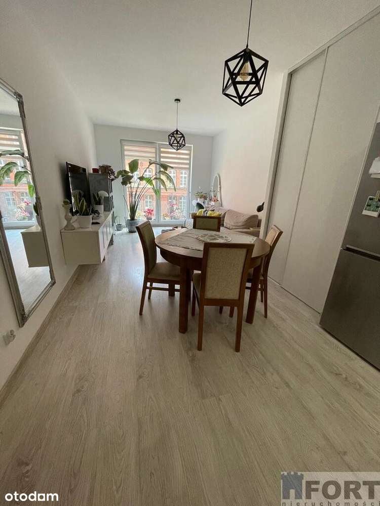 Kawalerka przy Zwycięzców, 2 piętro-1