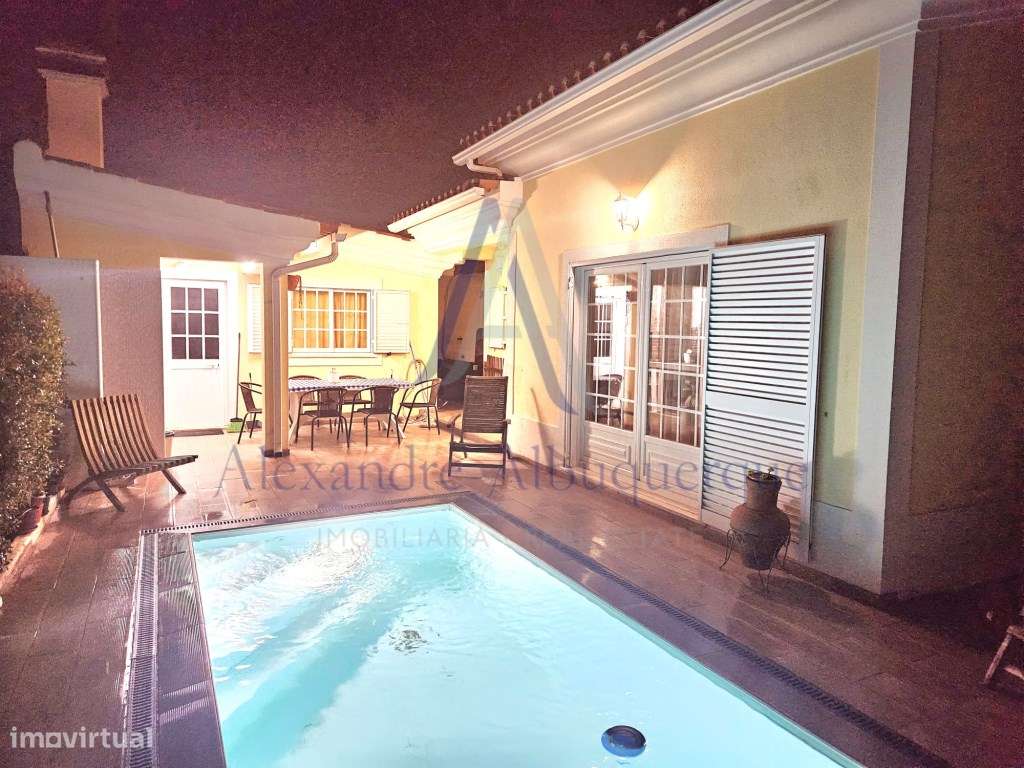 Moradia Isolada T3 com Piscina e Garagem em Azeitão-0