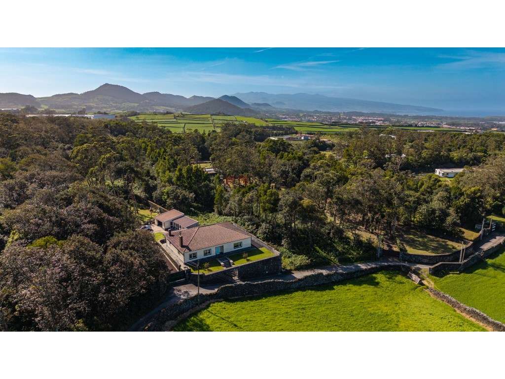 Moradia T3 Contemporânea com Grande Jardim em Rabo de Peixe , São M...-42