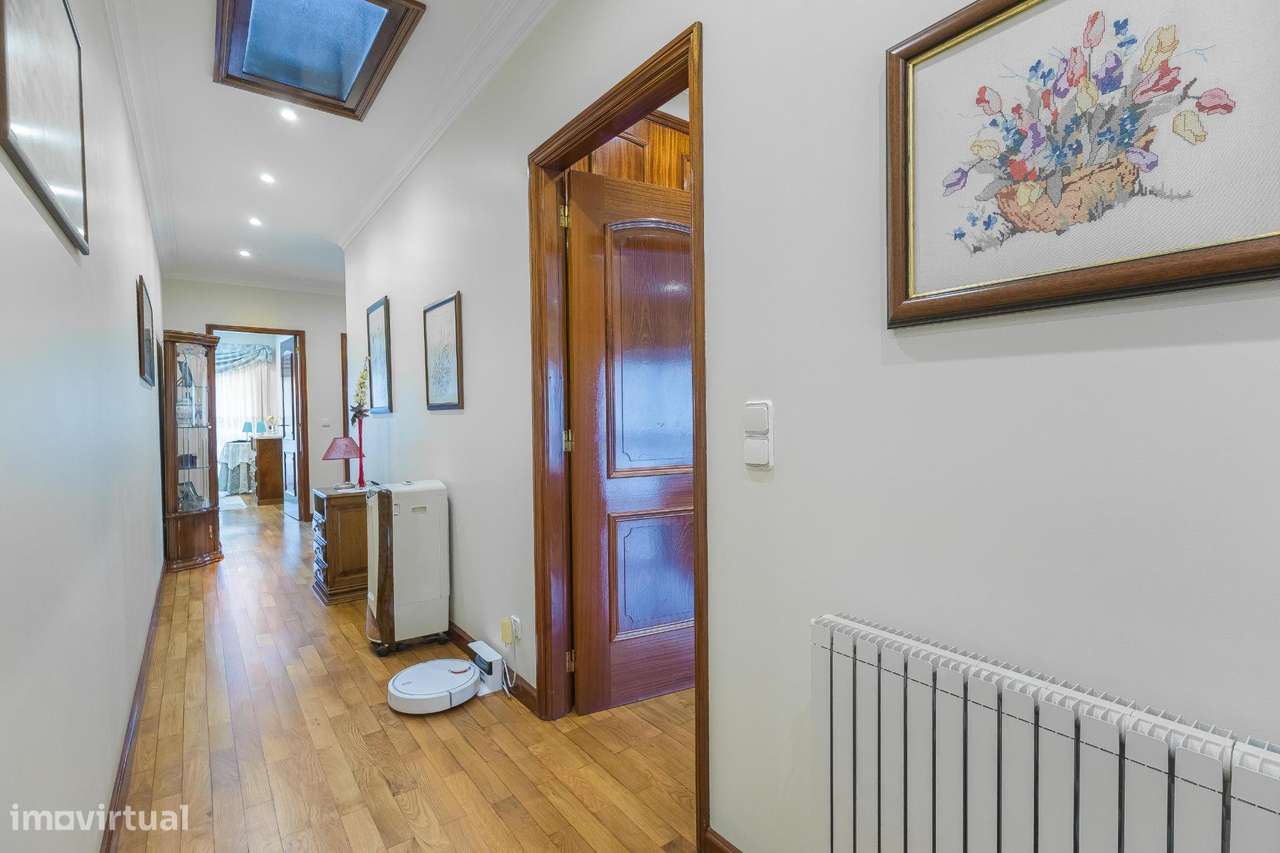 Moradia T4 exclusiva | Piscina| Zona Agrícola | Junto à Praia-14