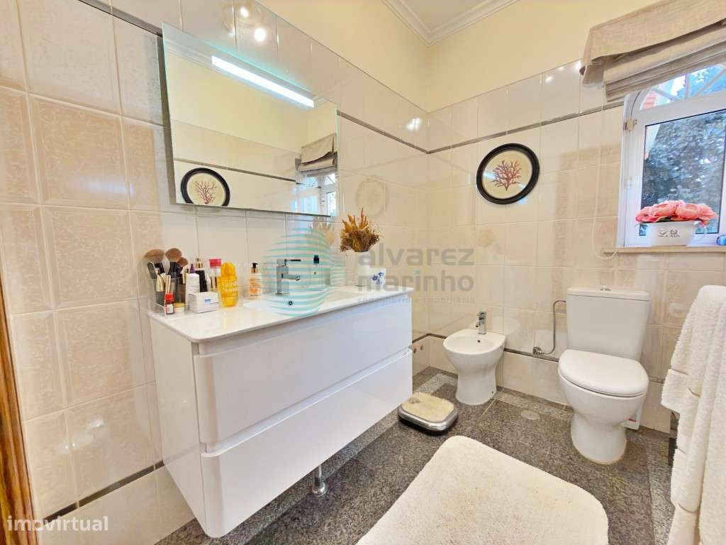 Moradia V5 com terreno com 2075m2, vista de mar-25