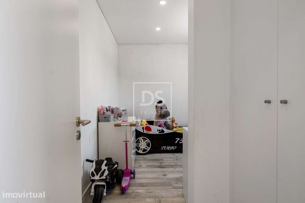 Andar de Moradia Bi-Familiar  T2+1 no Seixal – Conforto, Modernidade e-8