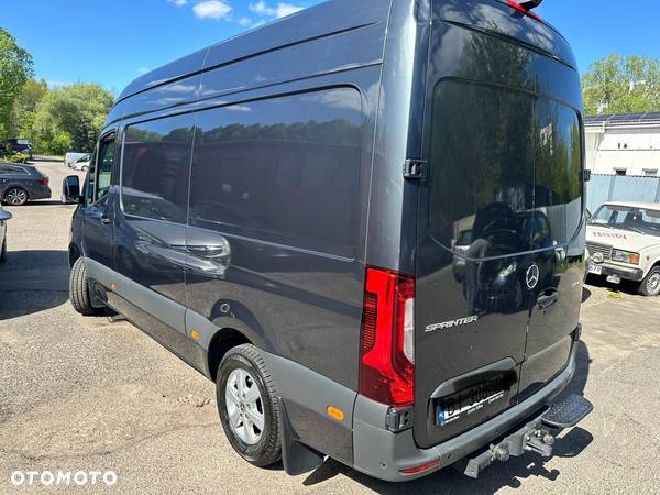 Mercedes-Benz Sprinter - 4