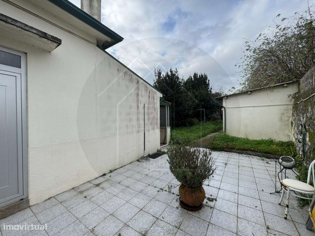 Moradia Bi-Familiar com Terreno | Junto à Estação de Rio Tinto - Grande imagem: 4/11