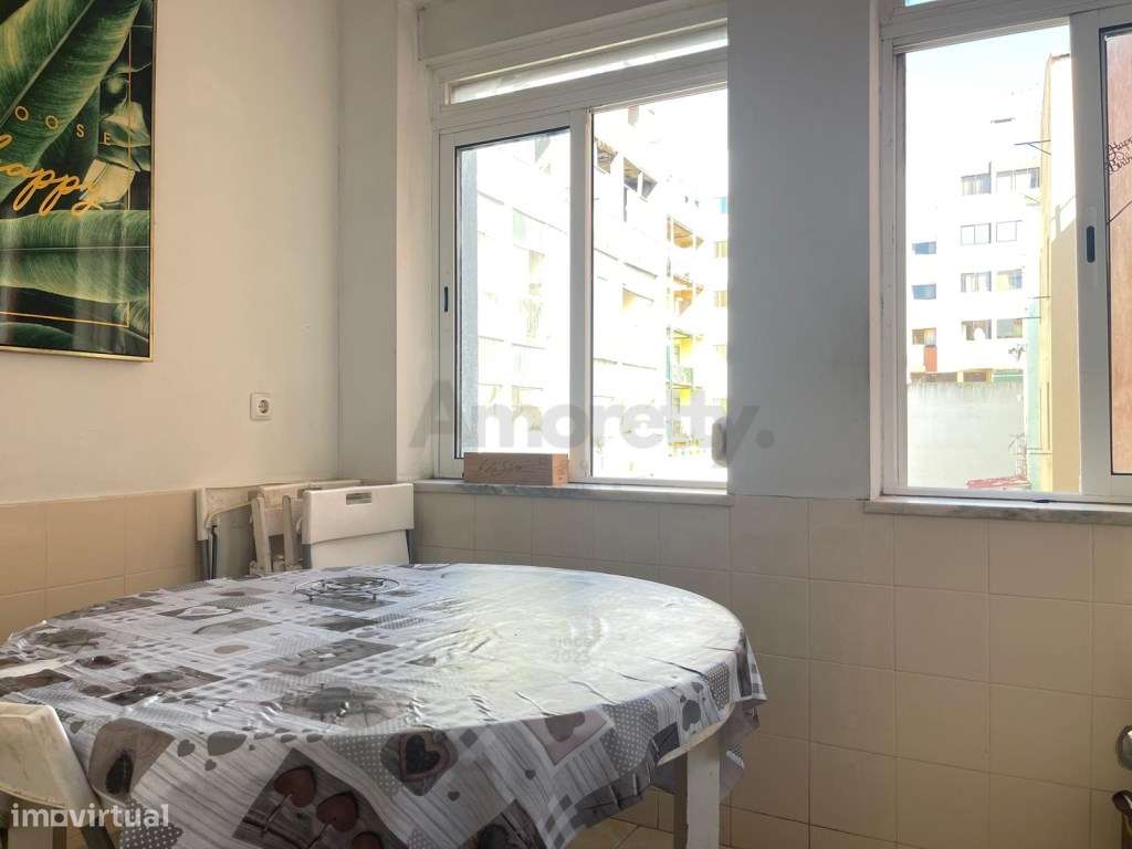 Apartamento T4 Em Pleno Coração de Arroios-3